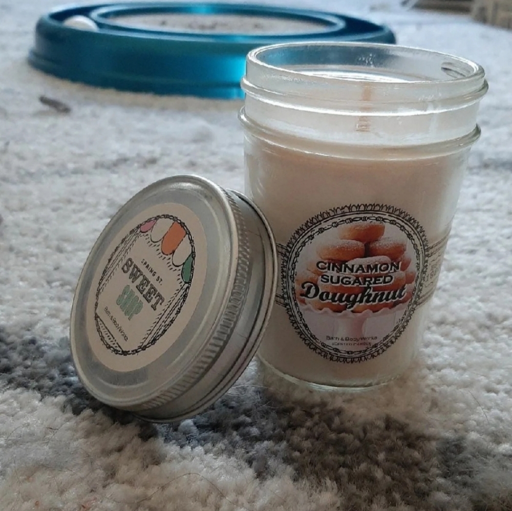 Bath and Body Works candle